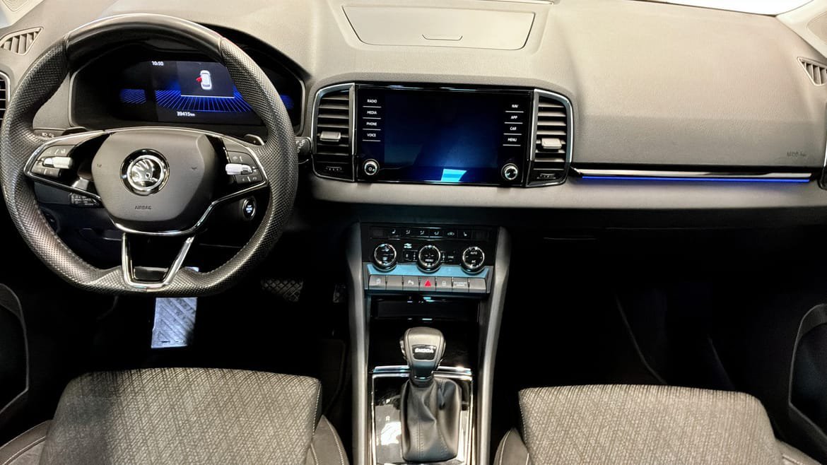 Vehicle Image 10