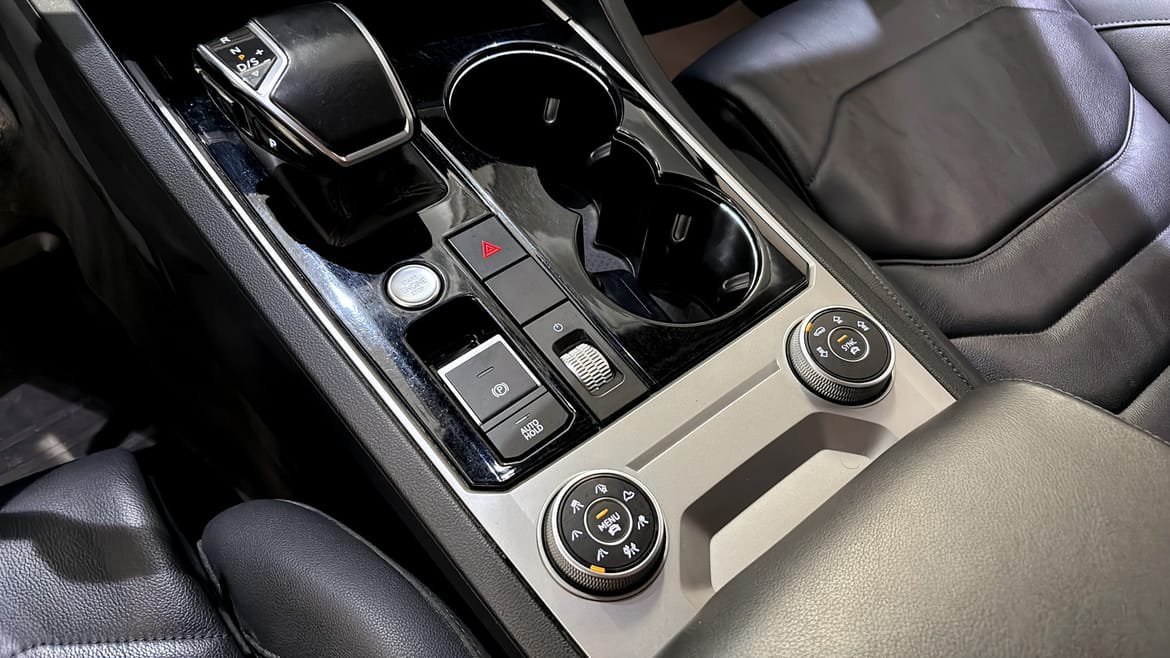 Vehicle Image 14