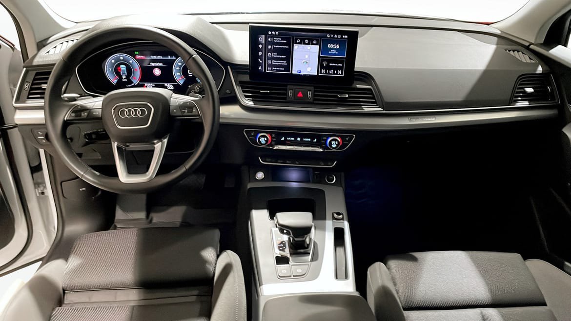 Vehicle Image 10