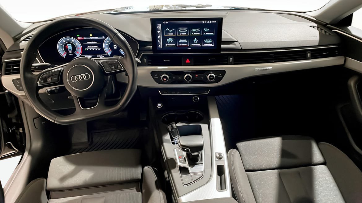 Vehicle Image 10