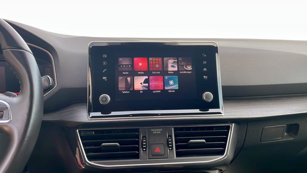 Vehicle Image 9