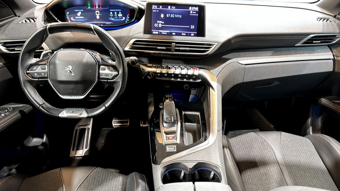Vehicle Image 10