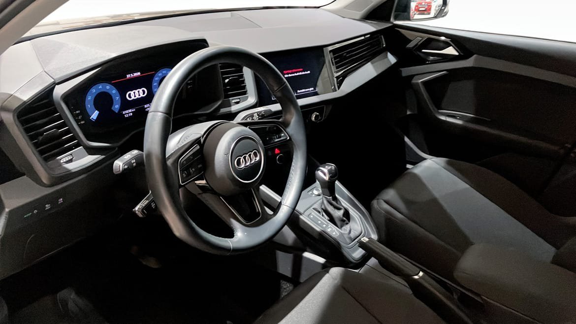 Vehicle Image 7