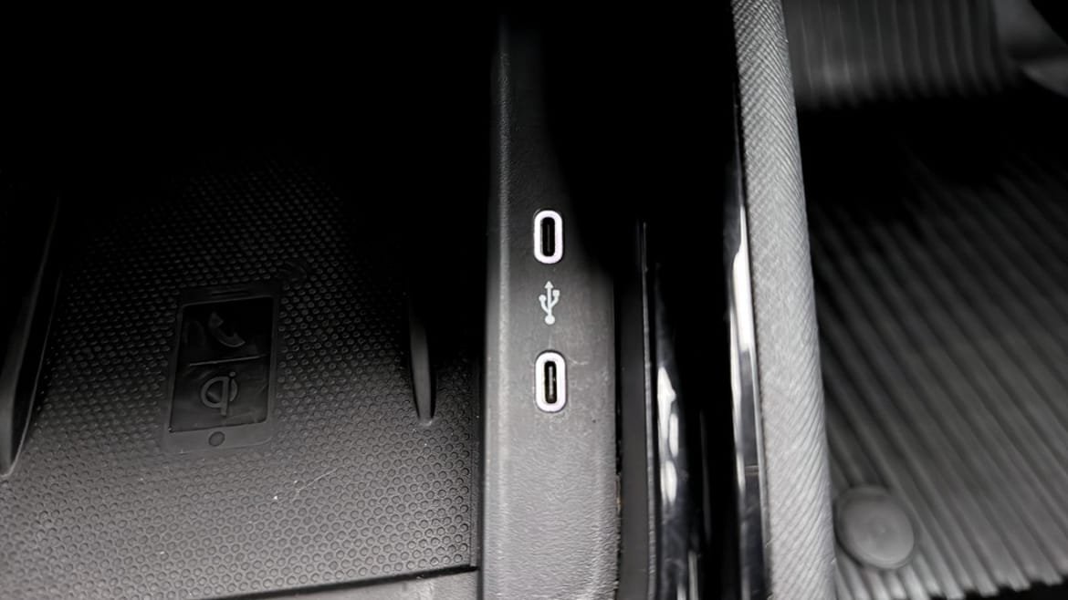 Vehicle Image 16