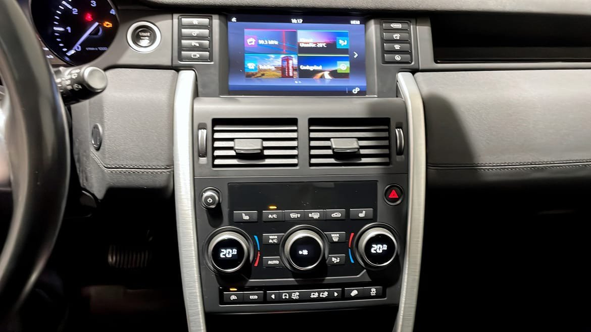 Vehicle Image 10