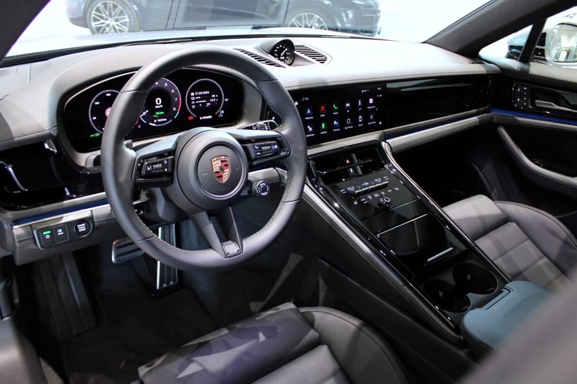 Vehicle Image 10