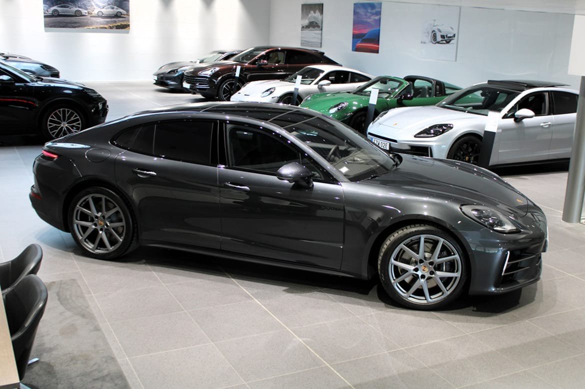Vehicle Image 7