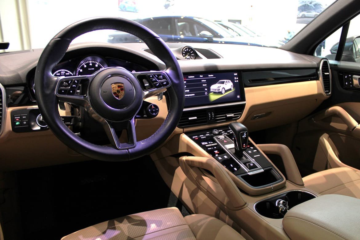 Vehicle Image 16