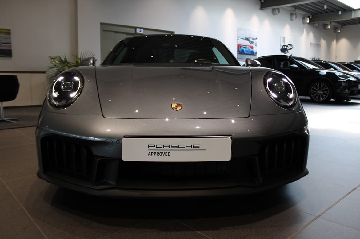 Vehicle Image 6