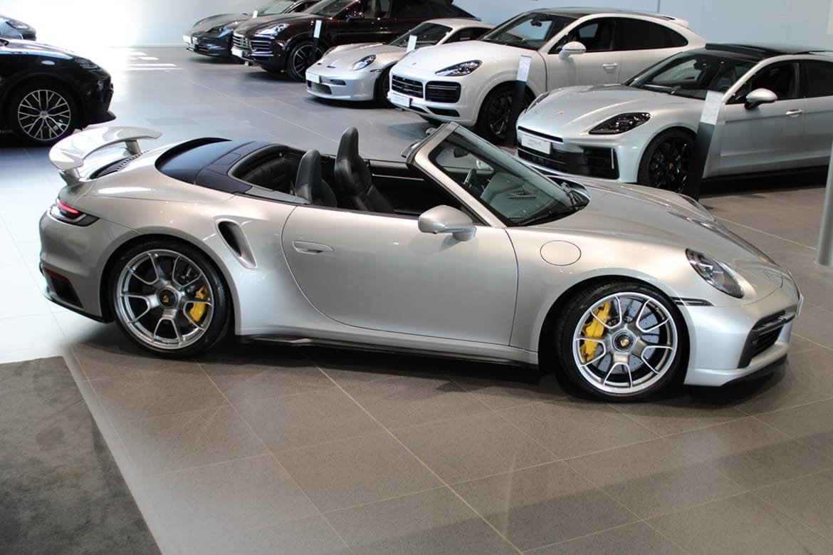 Vehicle Image 9