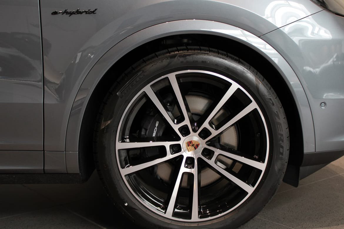 Vehicle Image 9