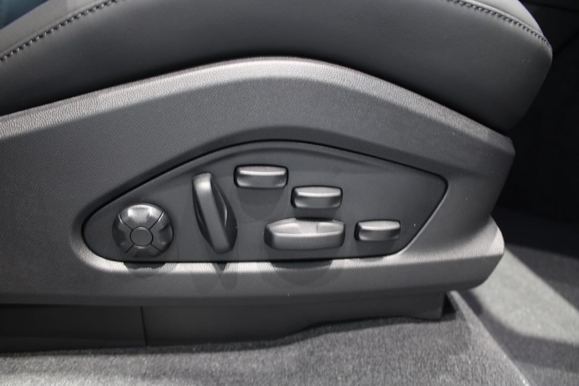 Vehicle Image 19