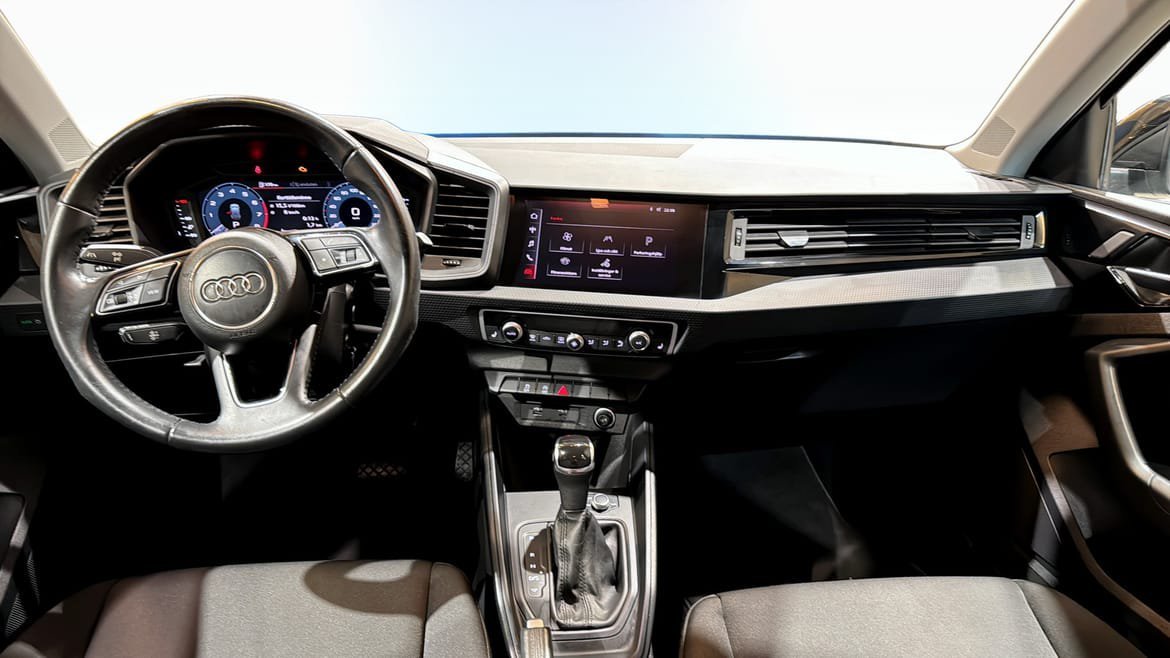 Vehicle Image 10