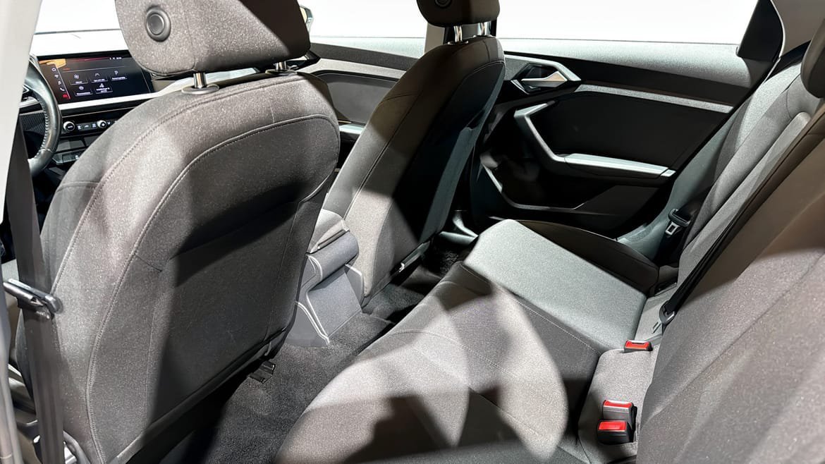 Vehicle Image 11