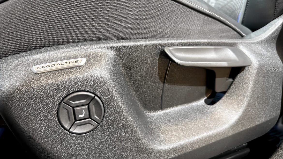 Vehicle Image 19