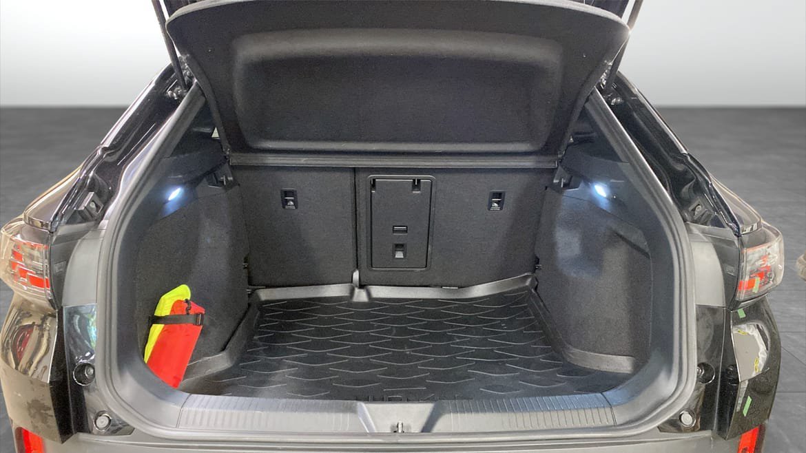 Vehicle Image 12