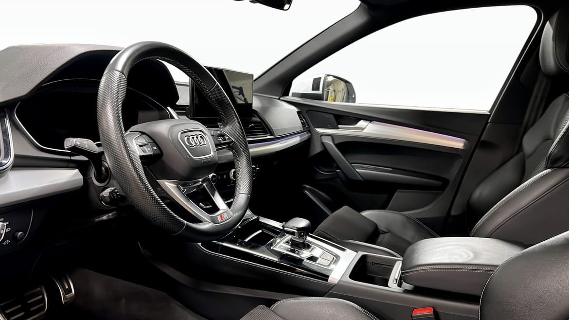 Vehicle Image 7