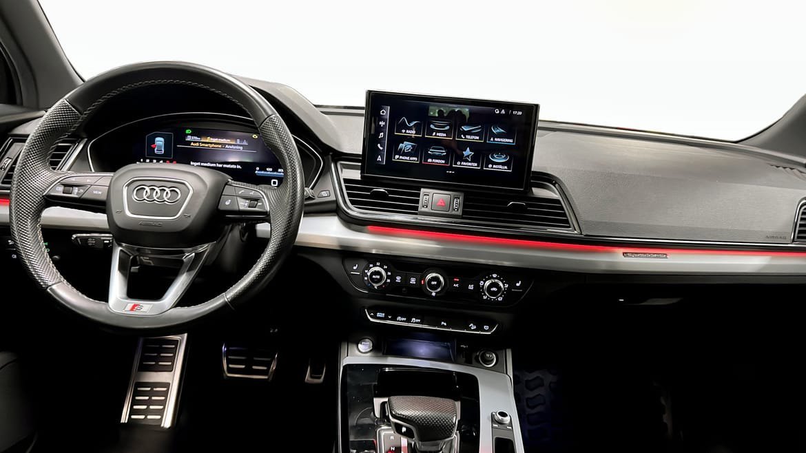Vehicle Image 10