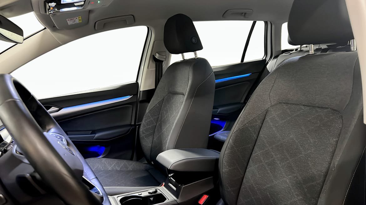 Vehicle Image 8