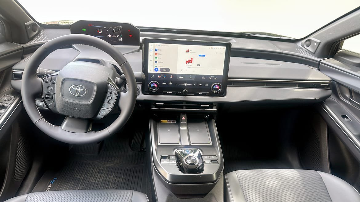 Vehicle Image 10