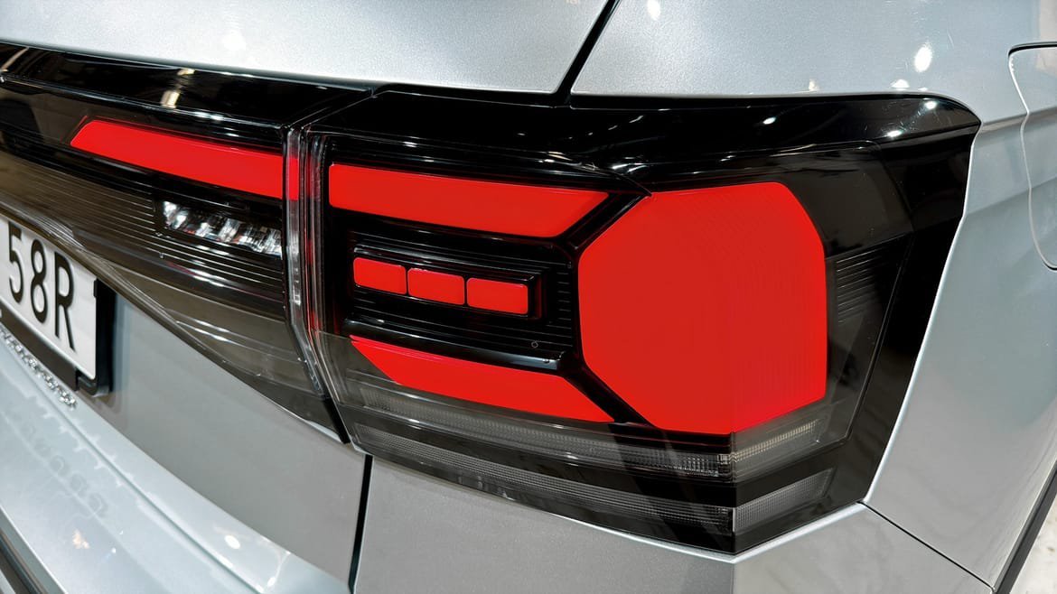 Vehicle Image 13