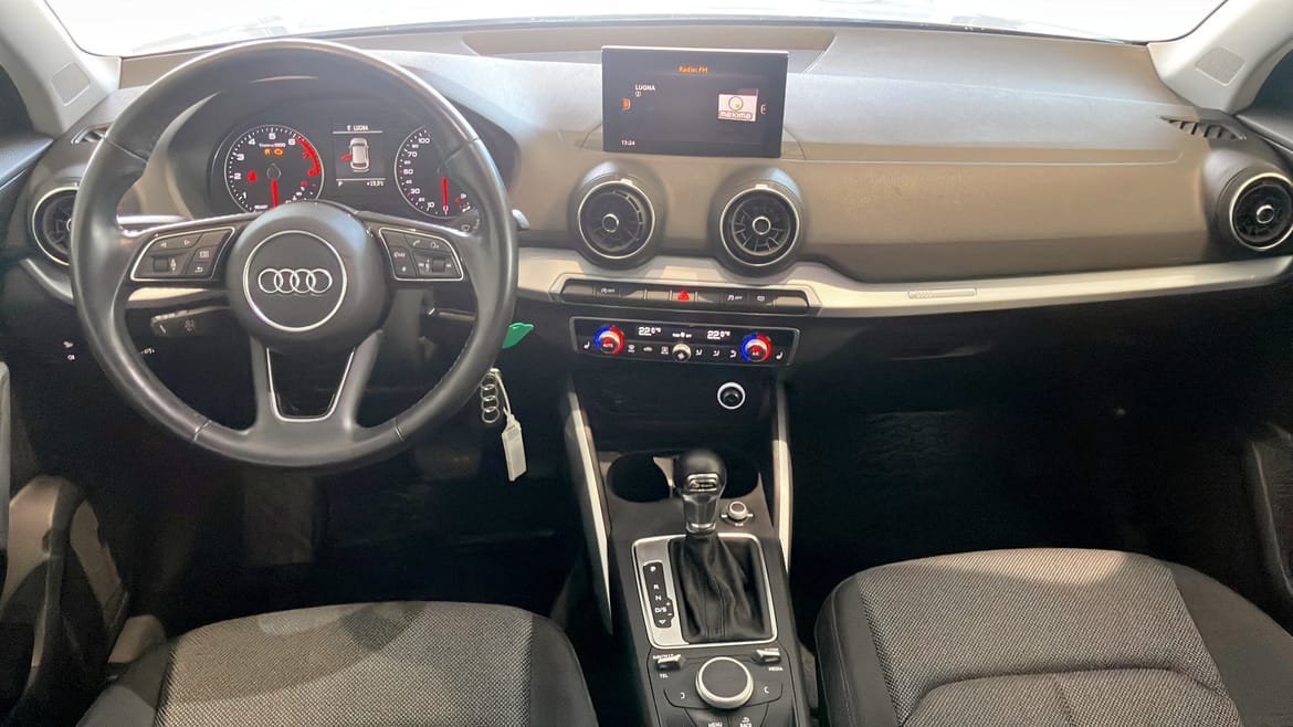 Vehicle Image 10
