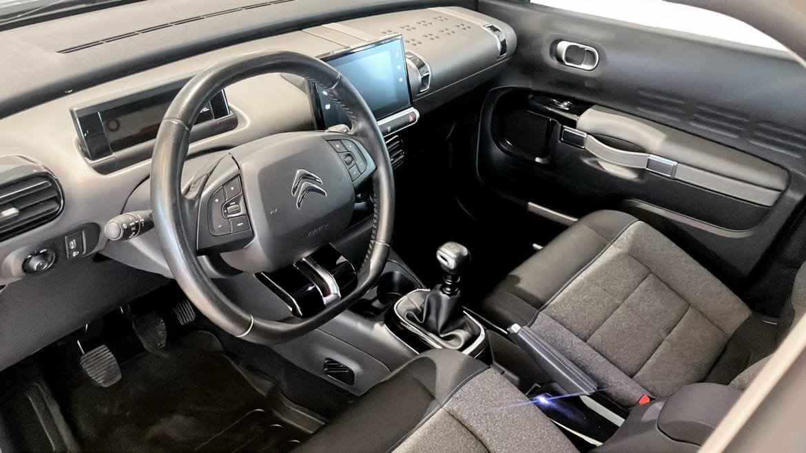 Vehicle Image 7
