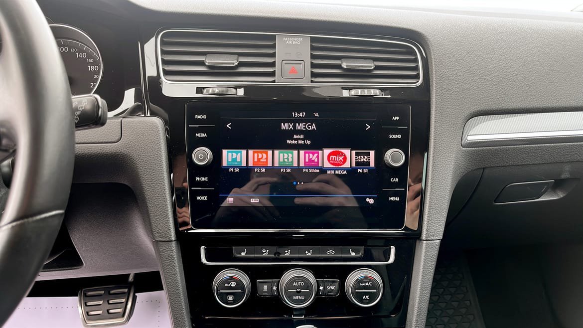 Vehicle Image 9