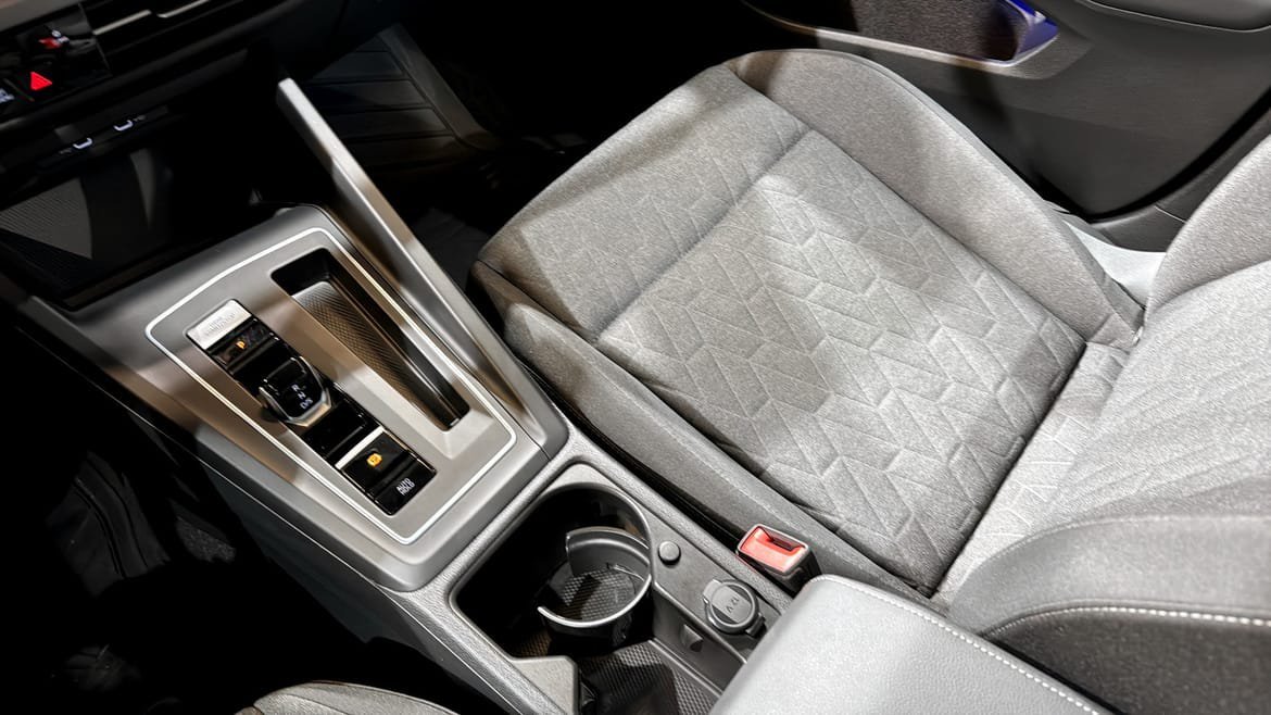 Vehicle Image 14