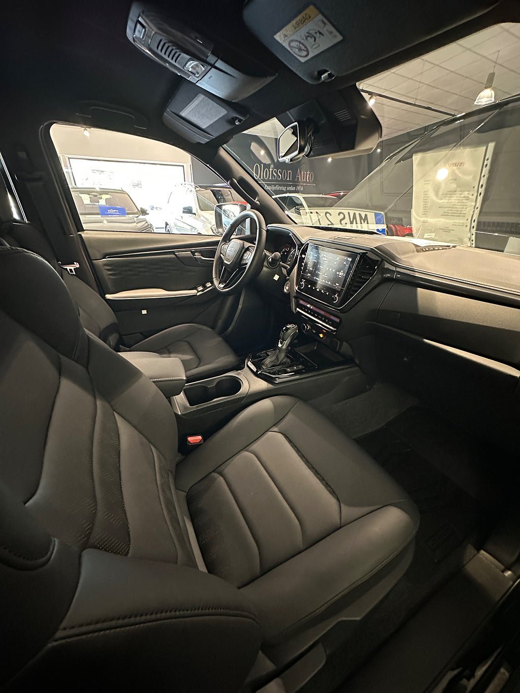 Vehicle Image 12