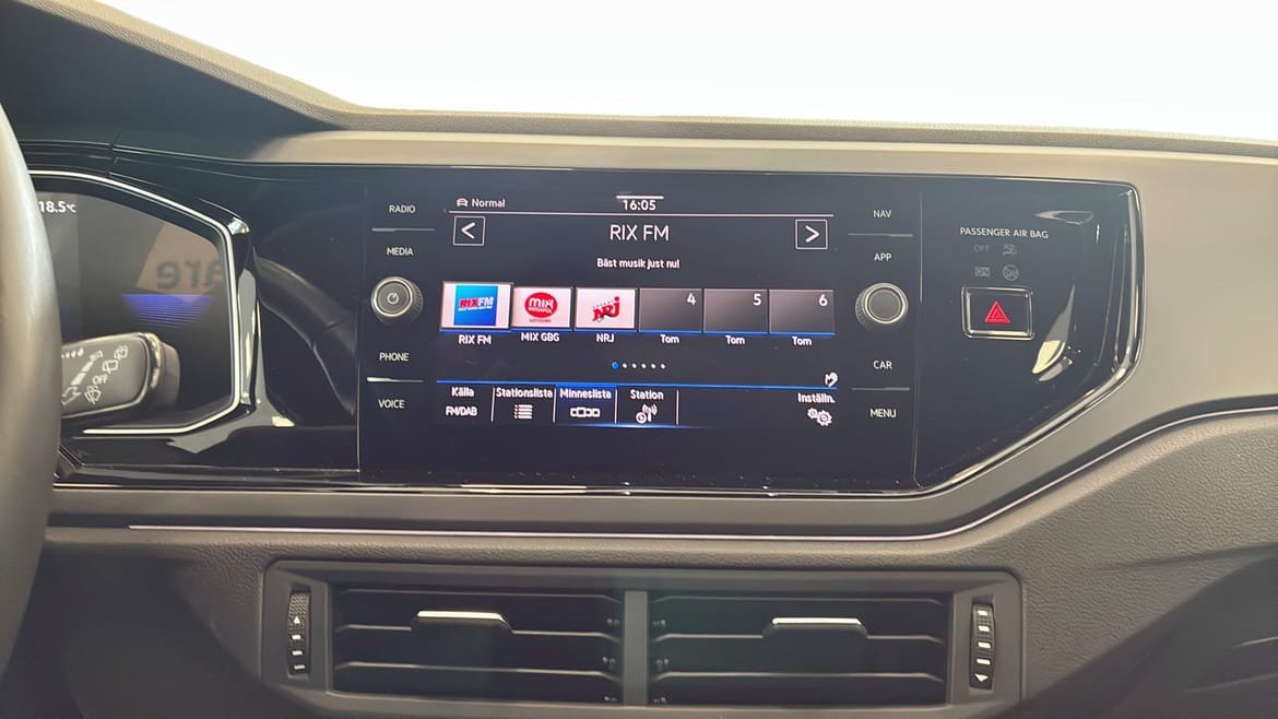 Vehicle Image 9