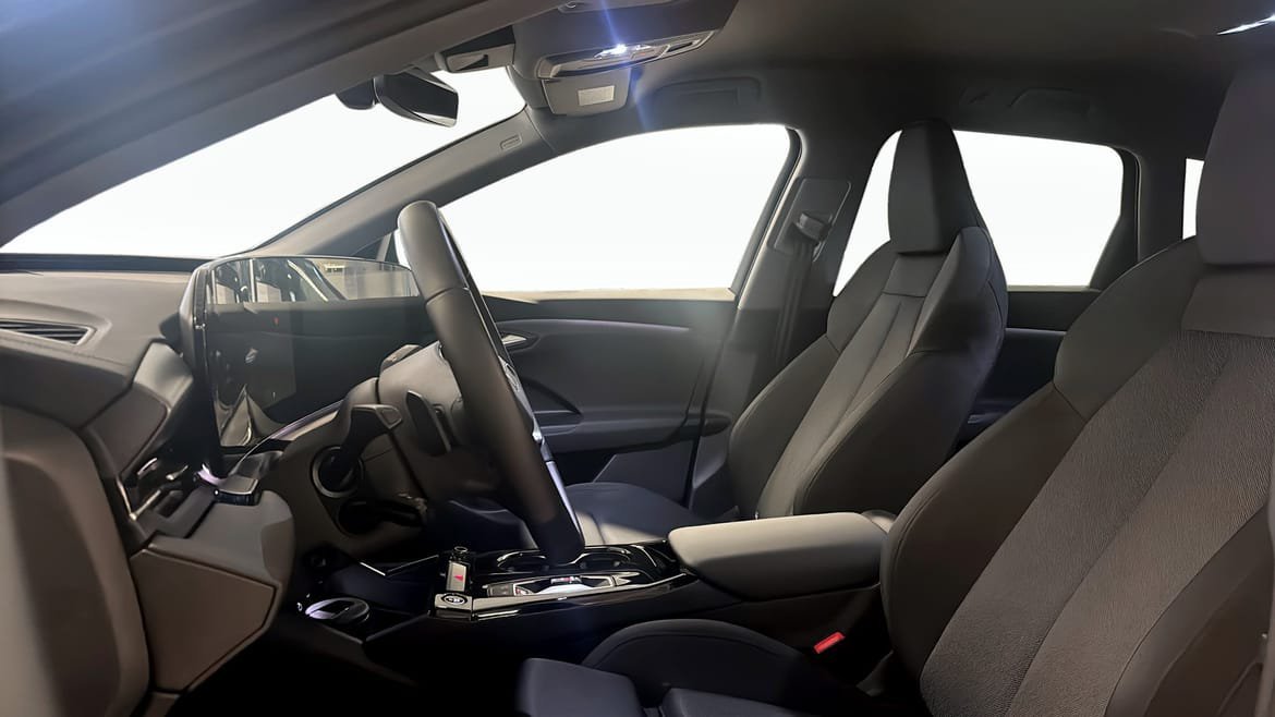 Vehicle Image 8