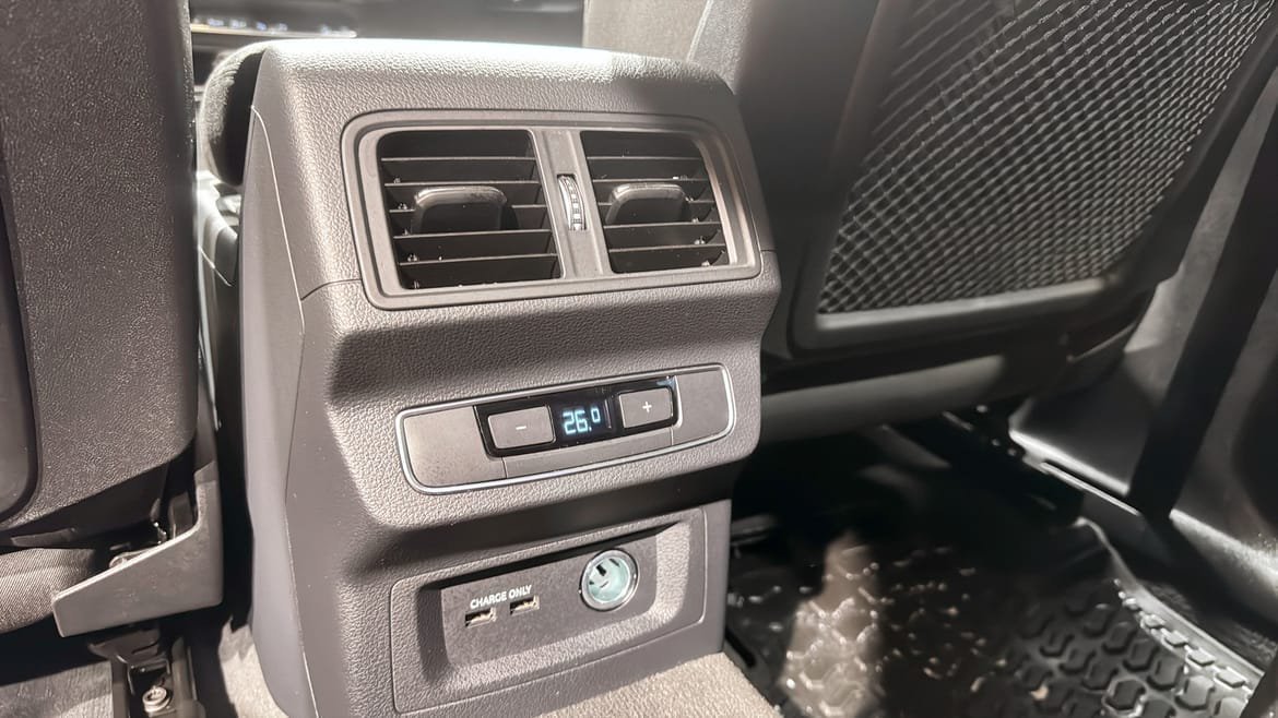 Vehicle Image 17