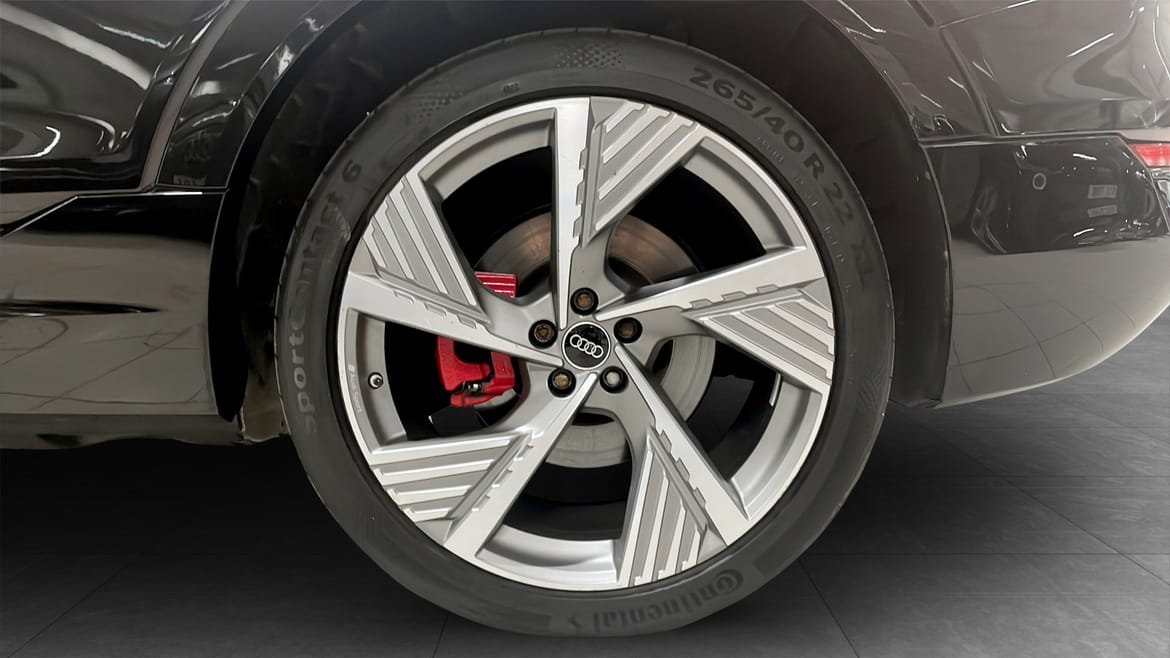 Vehicle Image 6