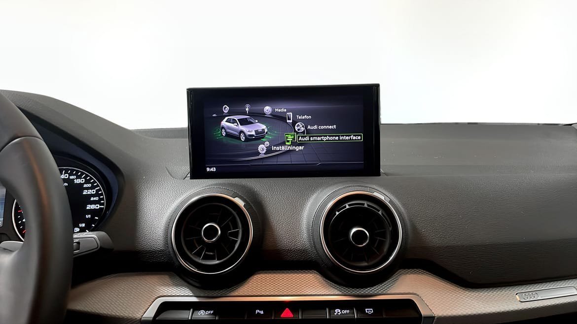 Vehicle Image 9