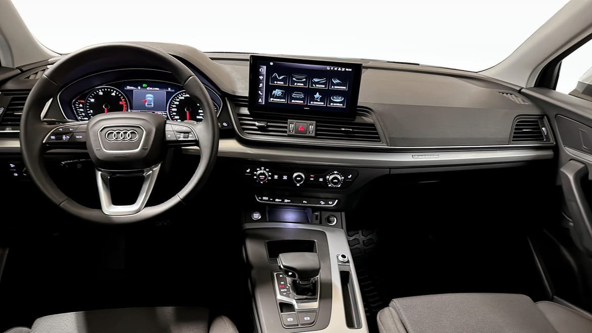 Vehicle Image 10