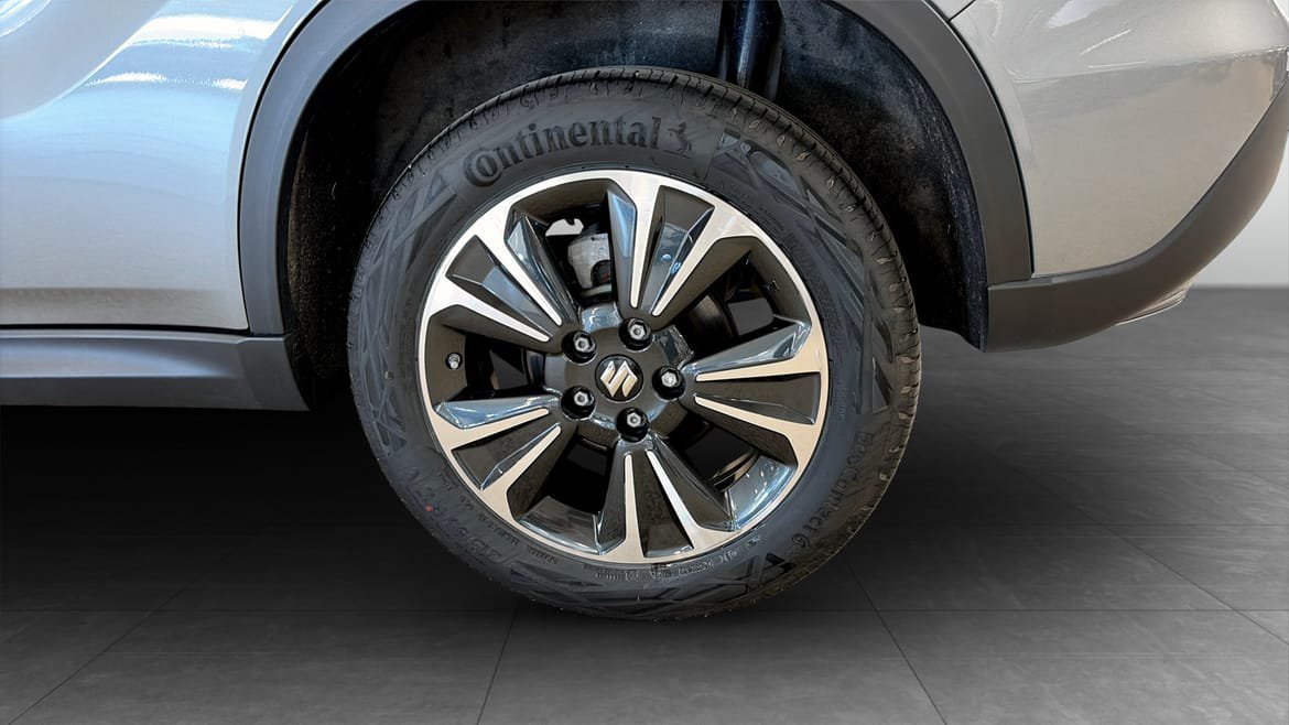 Vehicle Image 6