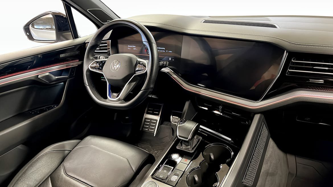 Vehicle Image 12