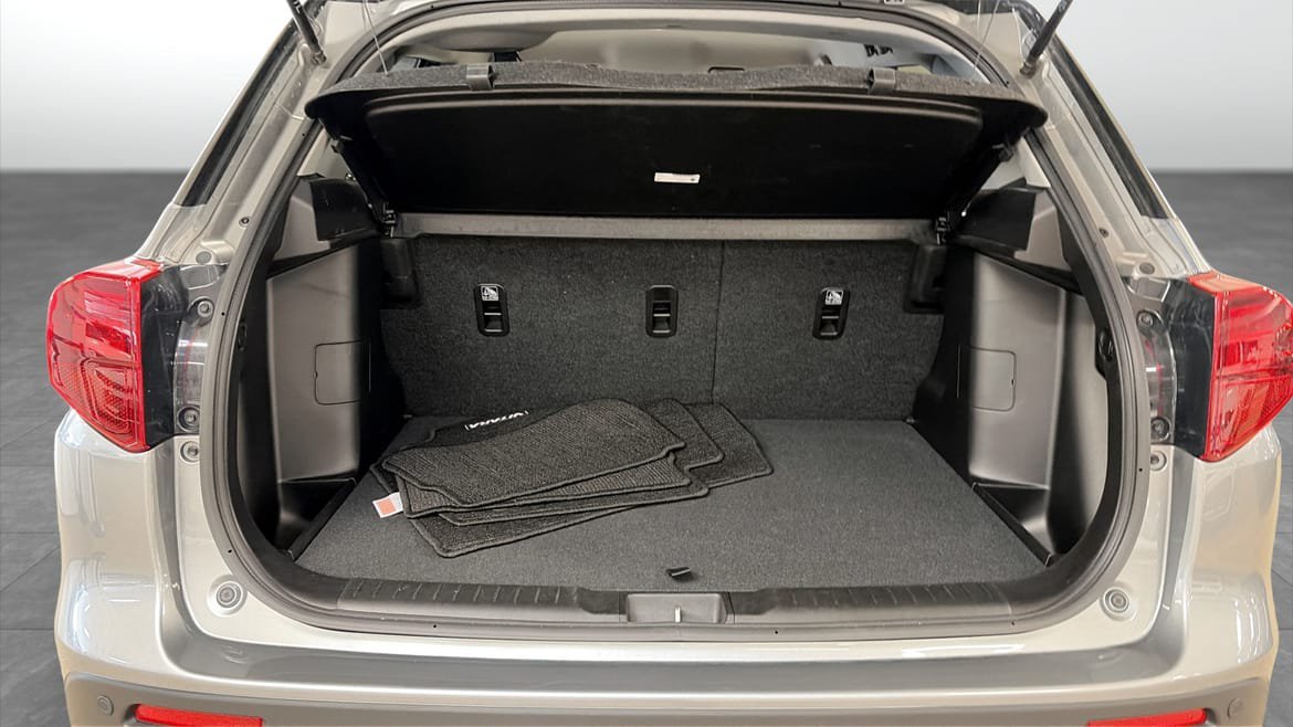 Vehicle Image 12