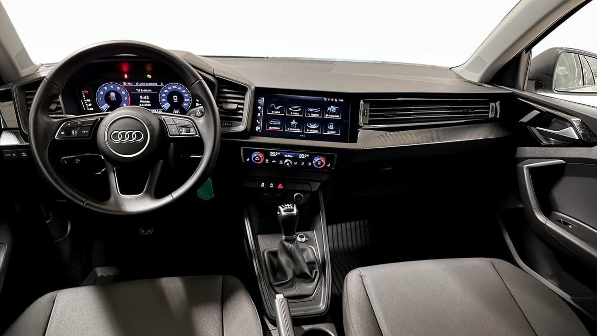 Vehicle Image 10