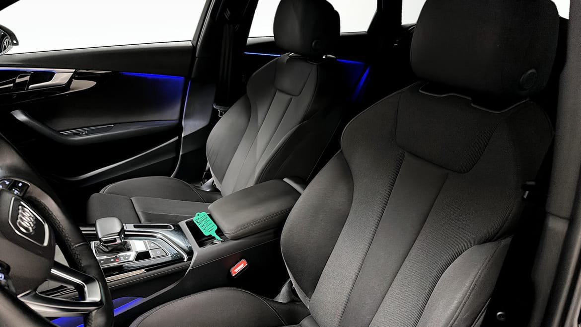 Vehicle Image 8