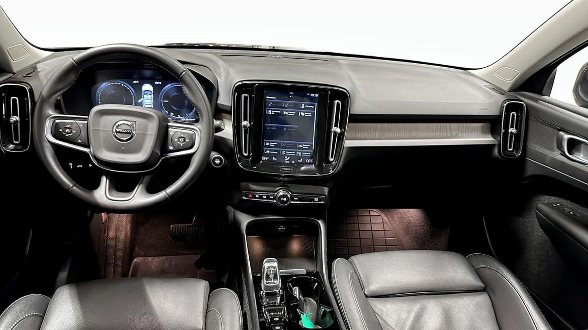 Vehicle Image 10