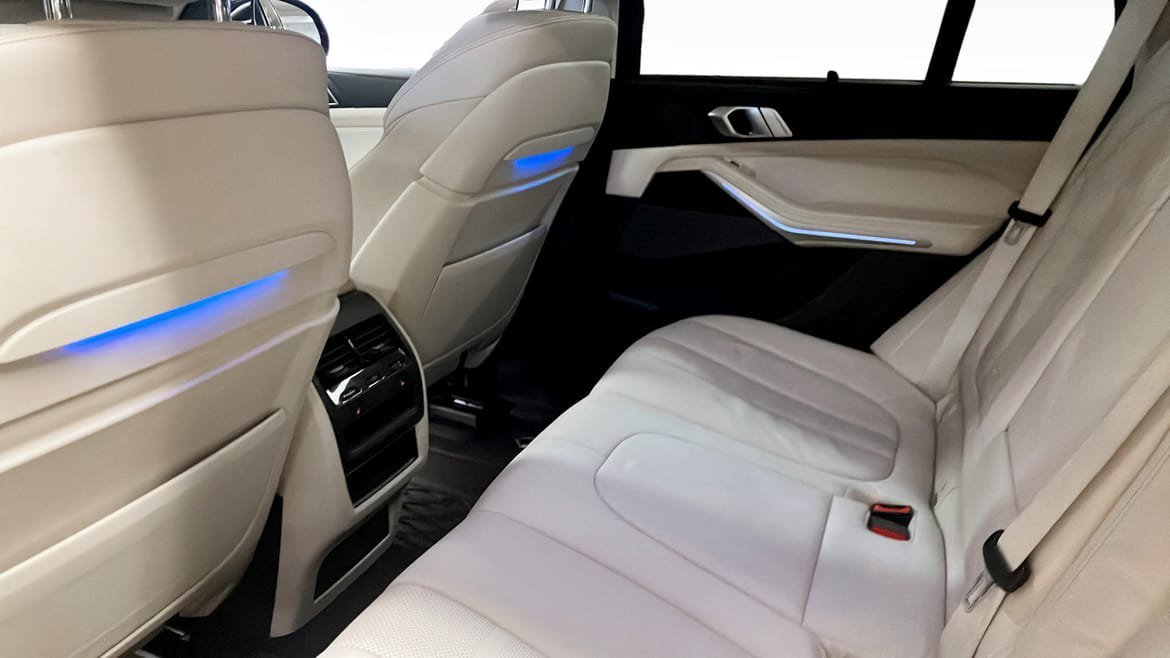Vehicle Image 12