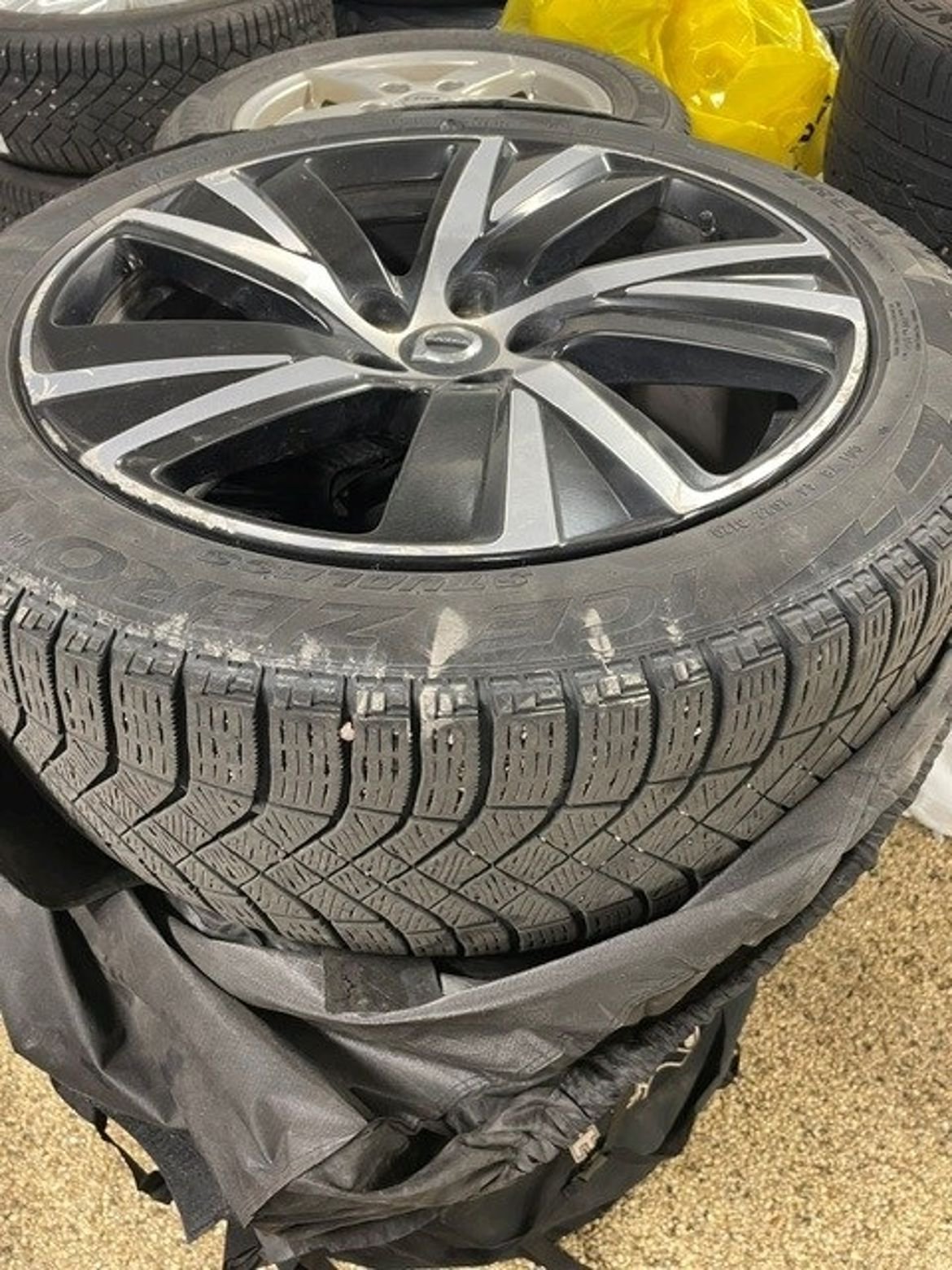 Vehicle Image 15