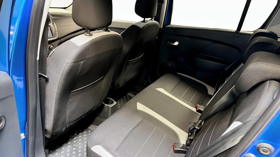 Vehicle Image 11