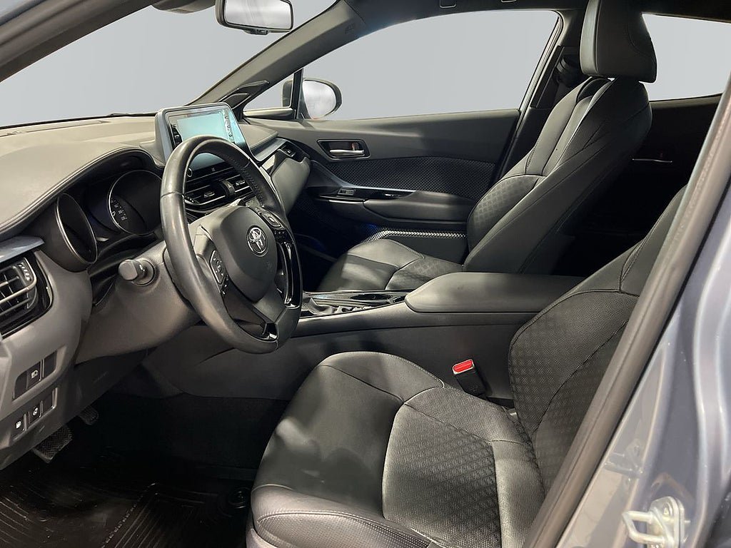 Vehicle Image 12
