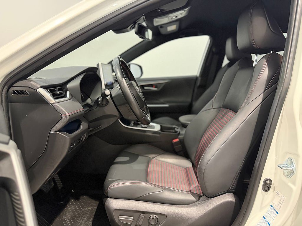 Vehicle Image 12