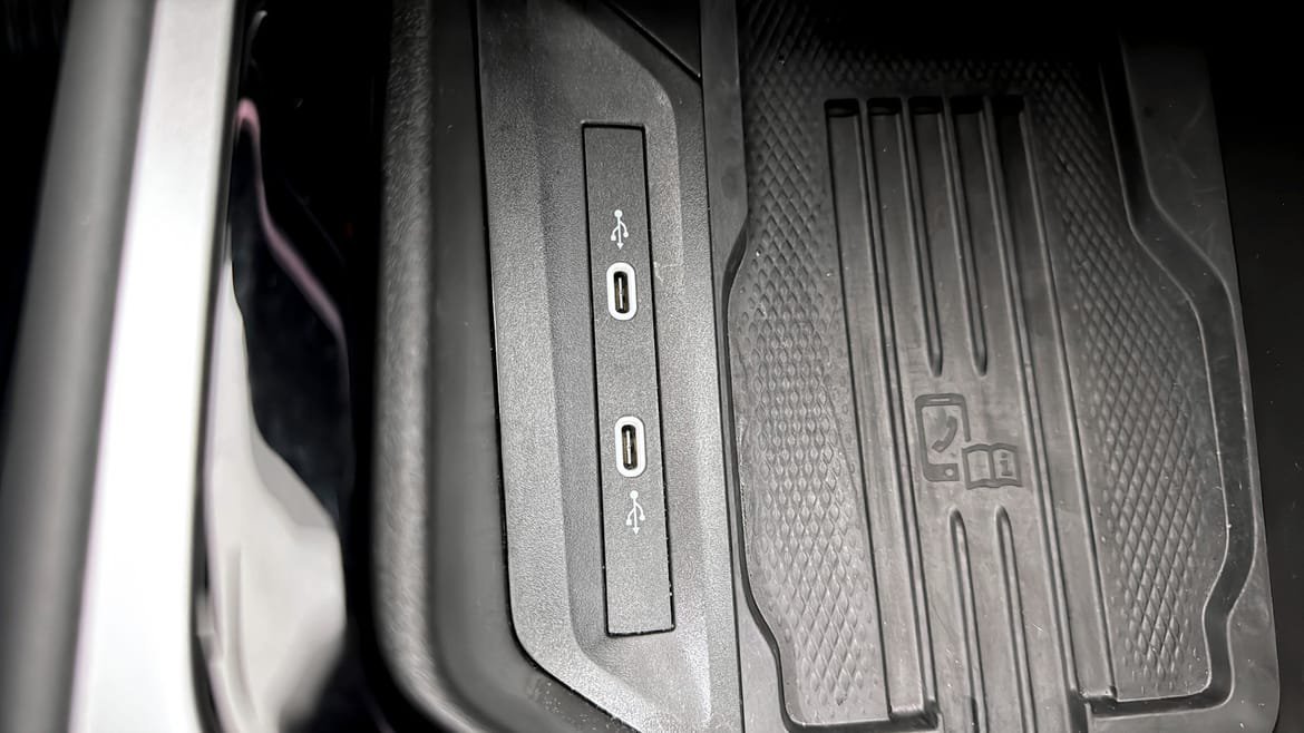 Vehicle Image 18