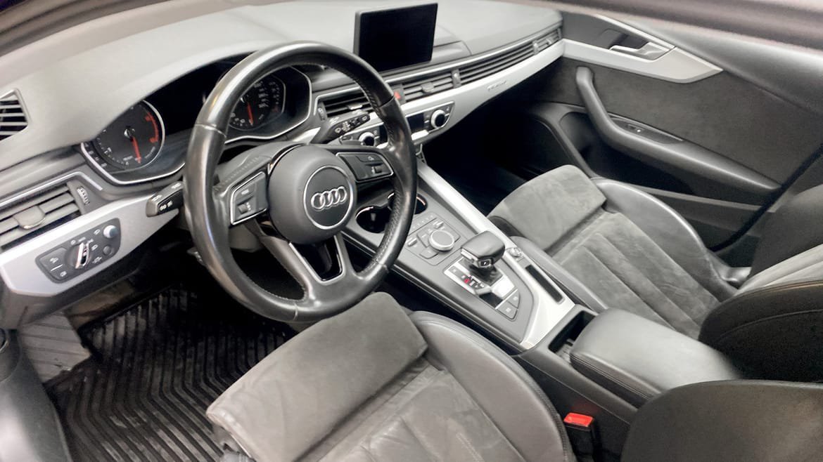 Vehicle Image 7