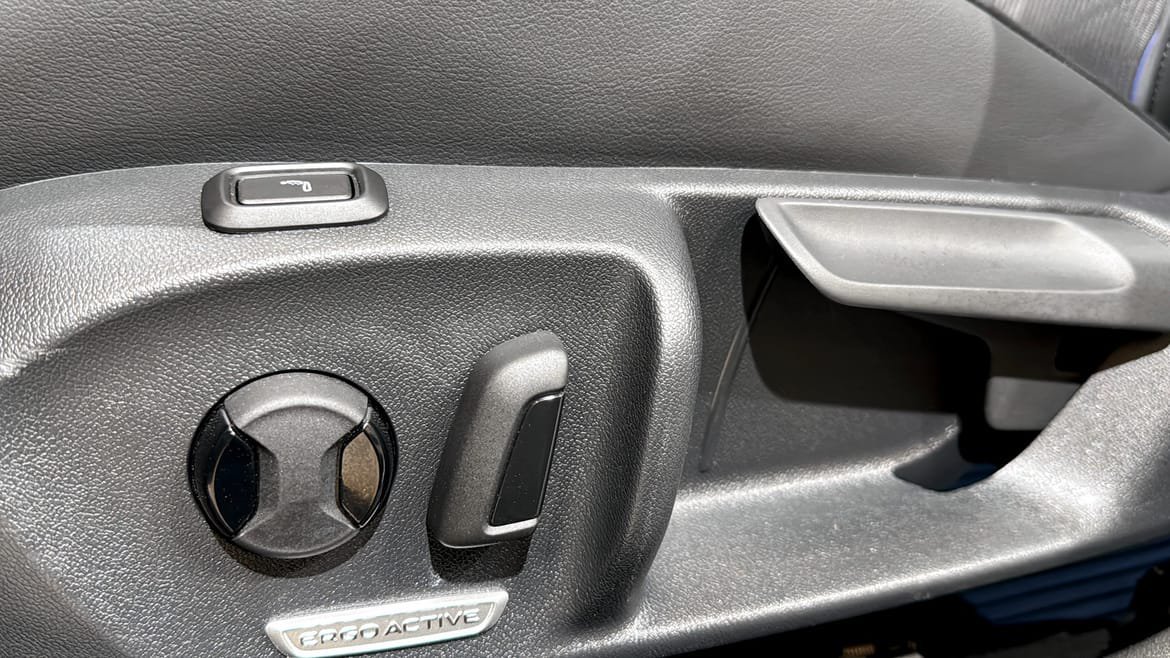 Vehicle Image 23